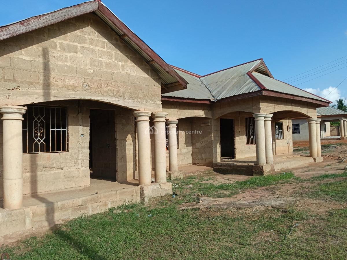 7 Bedrooms  ( Near Abuakwa, Afari, Nkawie), Abuakwa Mim, on Nkawie Road., Atwima Nwabiagya, Ashanti, House for Sale