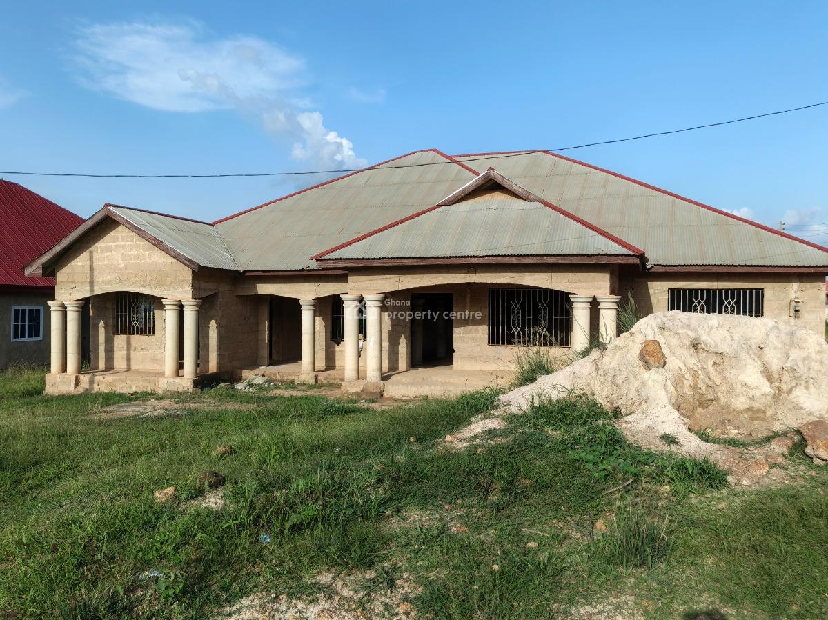 7 Bedrooms  ( Near Abuakwa, Afari, Nkawie), Abuakwa Mim, on Nkawie Road., Atwima Nwabiagya, Ashanti, House for Sale
