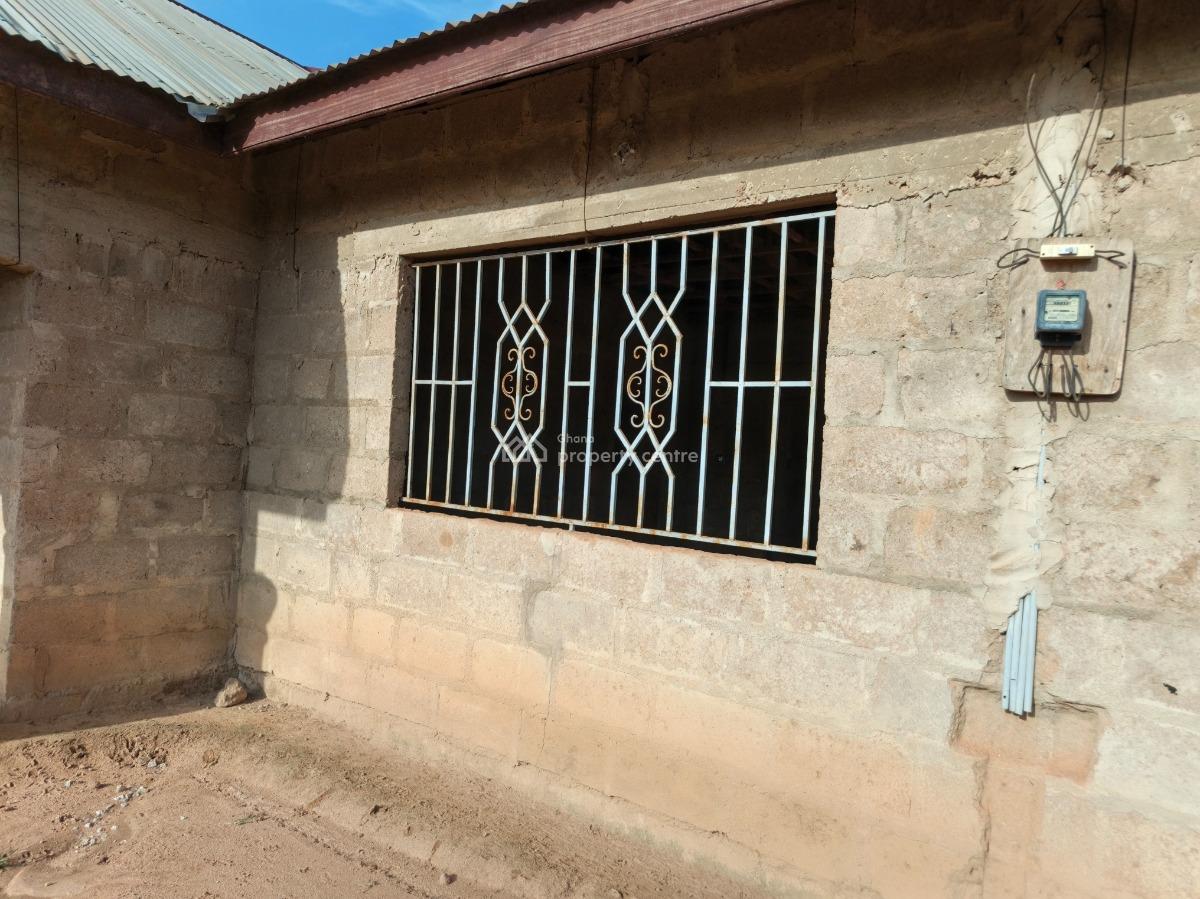 7 Bedrooms  ( Near Abuakwa, Afari, Nkawie), Abuakwa Mim, on Nkawie Road., Atwima Nwabiagya, Ashanti, House for Sale