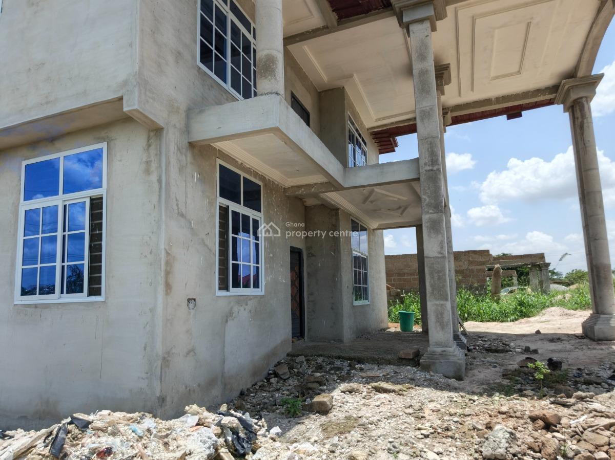 5 Bedrooms. ( Kumasi Ejisu Road), Kumasi Ejisu Road., Ejisu-juaben Municipal, Ashanti, House for Sale