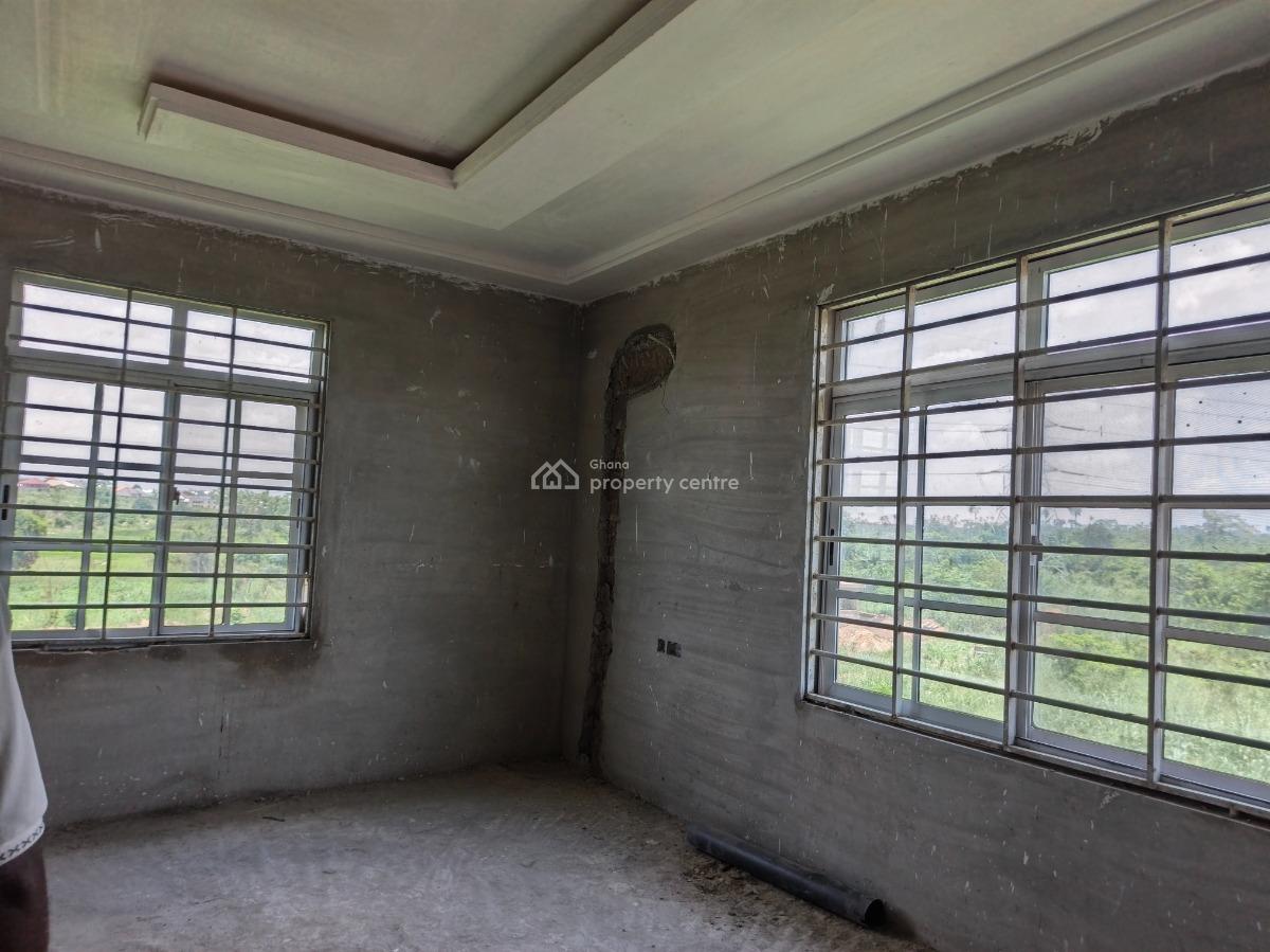 5 Bedrooms. ( Kumasi Ejisu Road), Kumasi Ejisu Road., Ejisu-juaben Municipal, Ashanti, House for Sale