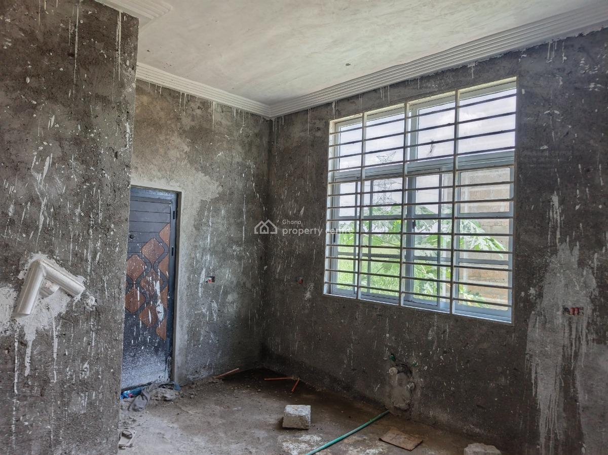 5 Bedrooms. ( Kumasi Ejisu Road), Kumasi Ejisu Road., Ejisu-juaben Municipal, Ashanti, House for Sale