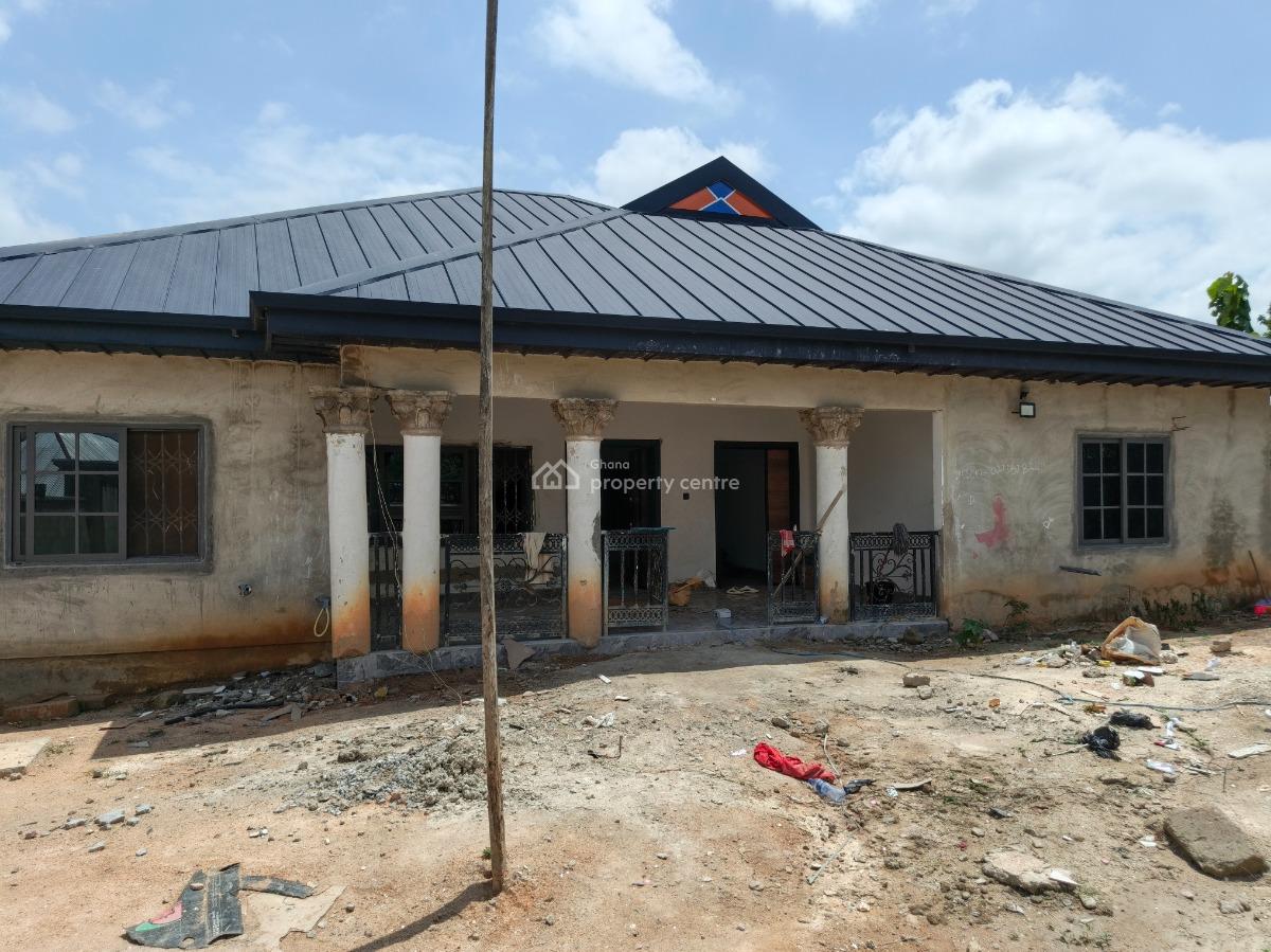 5 Bedrooms ( Near Kenyasi) Kumasi., Near Kenyasi, Kumasi., Kwabre, Ashanti, House for Sale