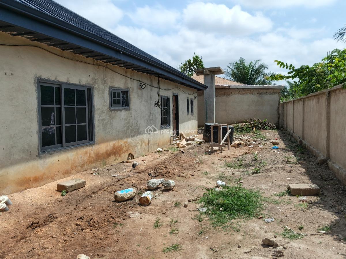 5 Bedrooms ( Near Kenyasi) Kumasi., Near Kenyasi, Kumasi., Kwabre, Ashanti, House for Sale