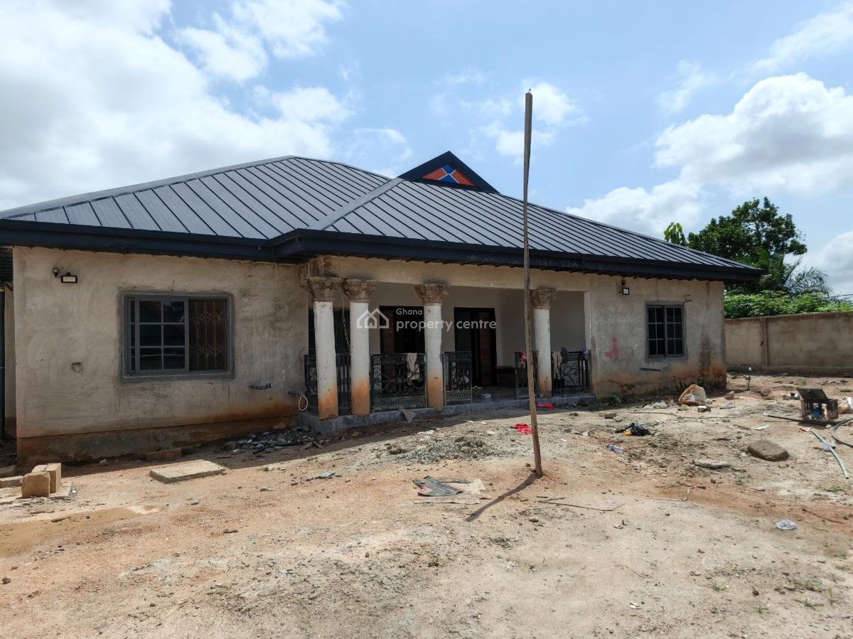 5 Bedrooms ( Near Kenyasi) Kumasi., Near Kenyasi, Kumasi., Kwabre, Ashanti, House for Sale