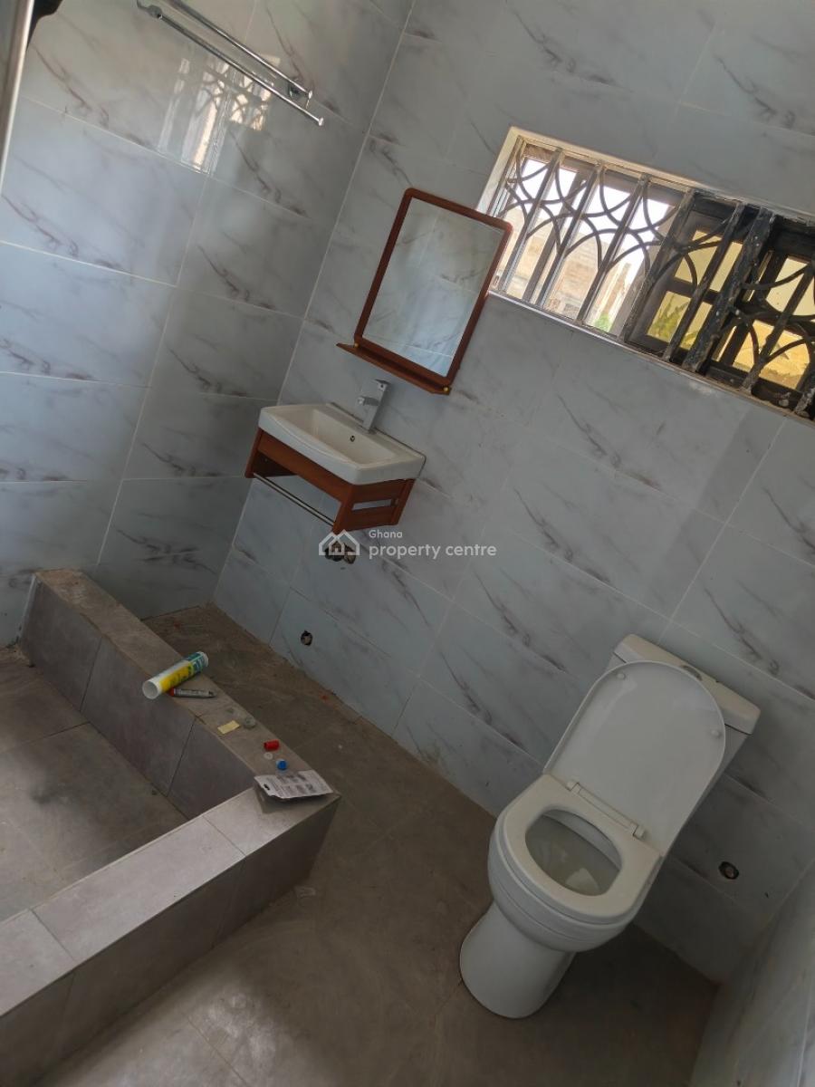 5 Bedrooms ( Near Kenyasi) Kumasi., Near Kenyasi, Kumasi., Kwabre, Ashanti, House for Sale