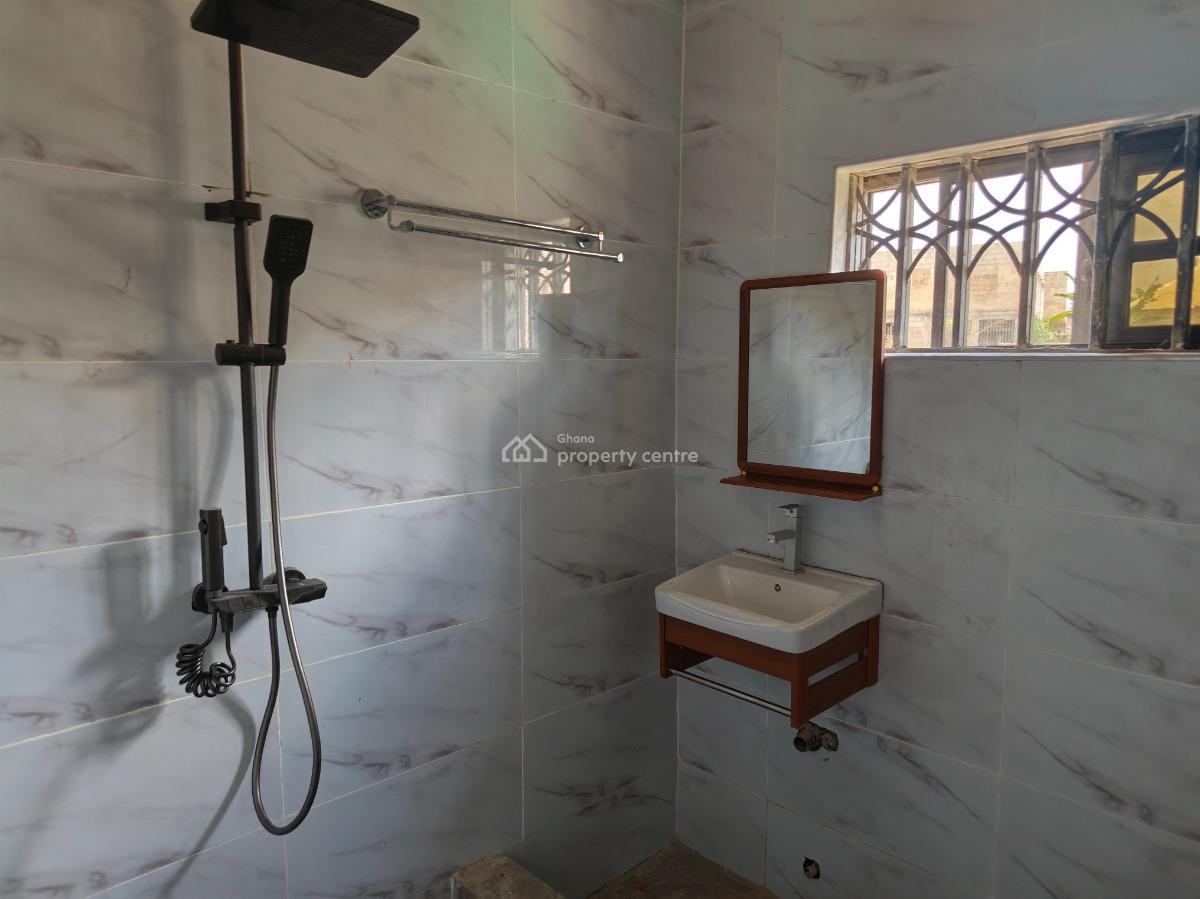 5 Bedrooms ( Near Kenyasi) Kumasi., Near Kenyasi, Kumasi., Kwabre, Ashanti, House for Sale