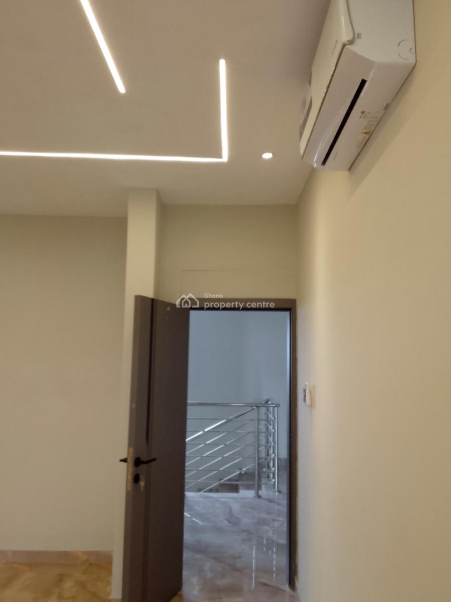 3 Bedrooms Self Compound, Teshie Bush Road, Teshie-nungua Estates, Accra, Commercial Property for Sale