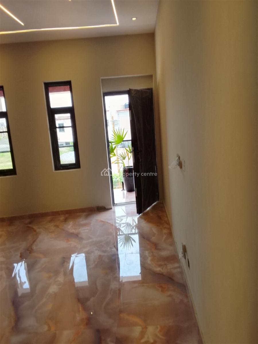 3 Bedrooms Self Compound, Teshie Bush Road, Teshie-nungua Estates, Accra, Commercial Property for Sale