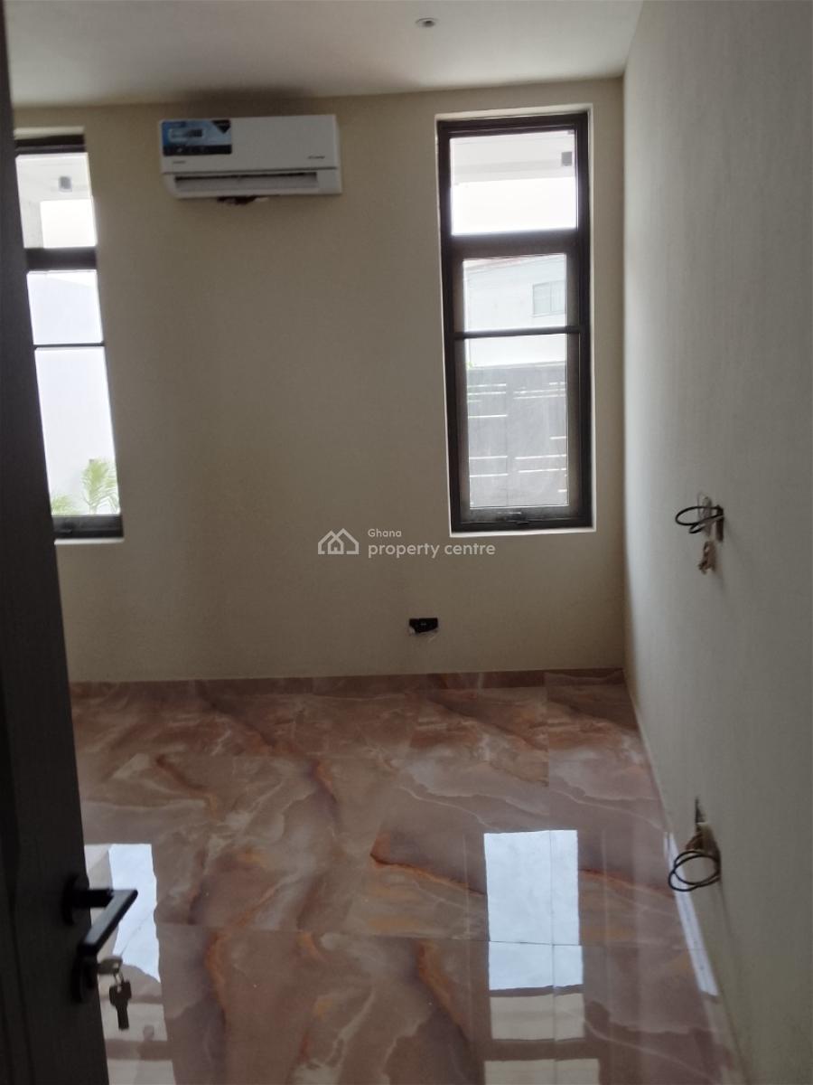 3 Bedrooms Self Compound, Teshie Bush Road, Teshie-nungua Estates, Accra, Commercial Property for Sale
