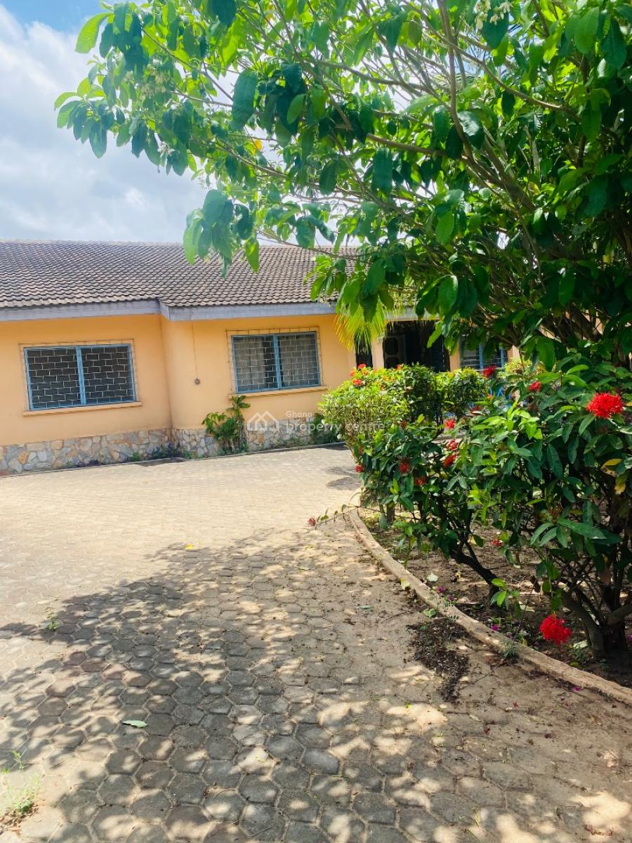 5 Bedrooms on 80x130 Size Land at Cfc Estate, Cfc Estate, Achimota, Accra, Detached Bungalow for Sale