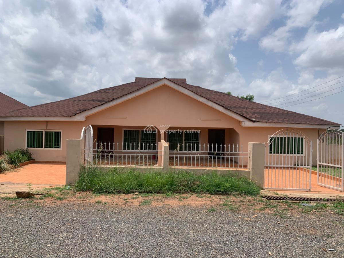 3 Bedroom Bangalore Houses in a Gated Community, Amrahia, Adenta Municipal, Accra, Semi-detached Bungalow for Rent