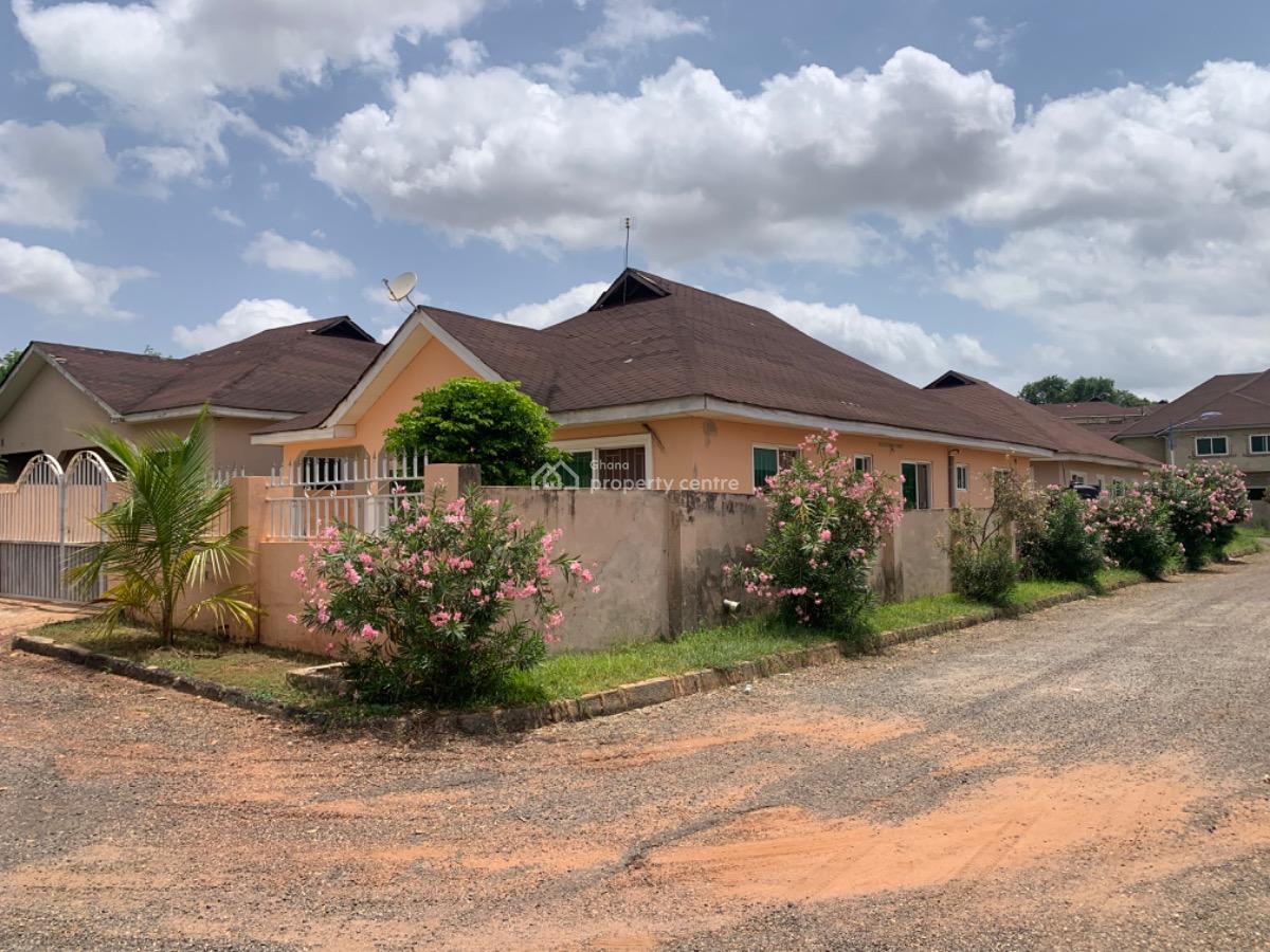 3 Bedroom Bangalore Houses in a Gated Community, Amrahia, Adenta Municipal, Accra, Semi-detached Bungalow for Rent