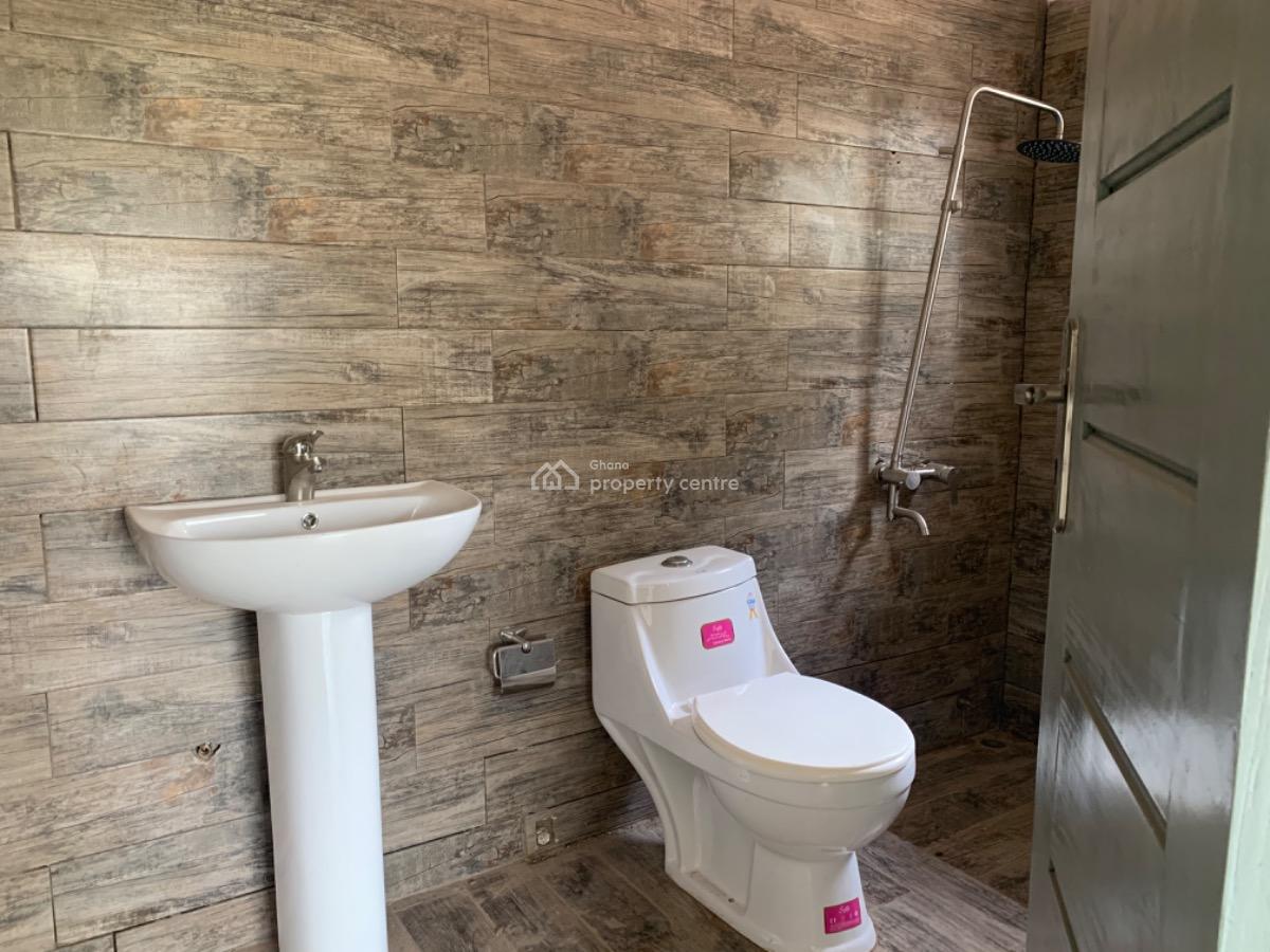 3 Bedroom Bangalore Houses in a Gated Community, Amrahia, Adenta Municipal, Accra, Semi-detached Bungalow for Rent