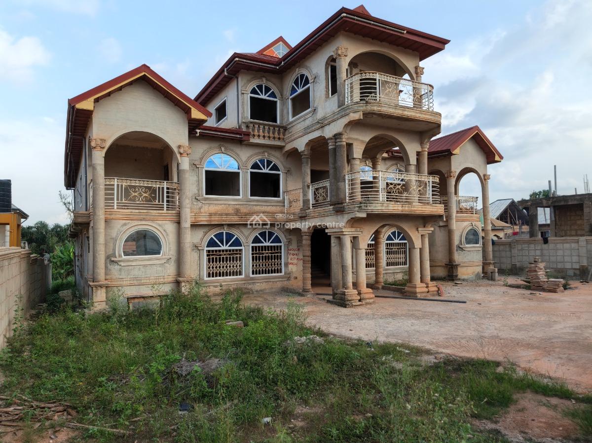 23 Bedrooms, Abira, on Kenyasi Abrem Road., Kumasi Metropolitan, Ashanti, House for Sale