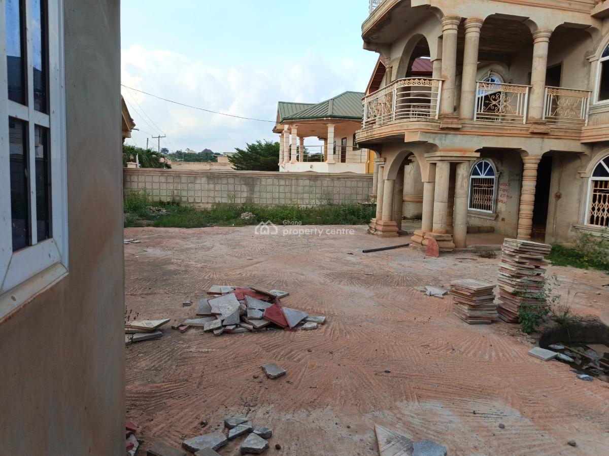 23 Bedrooms, Abira, on Kenyasi Abrem Road., Kumasi Metropolitan, Ashanti, House for Sale