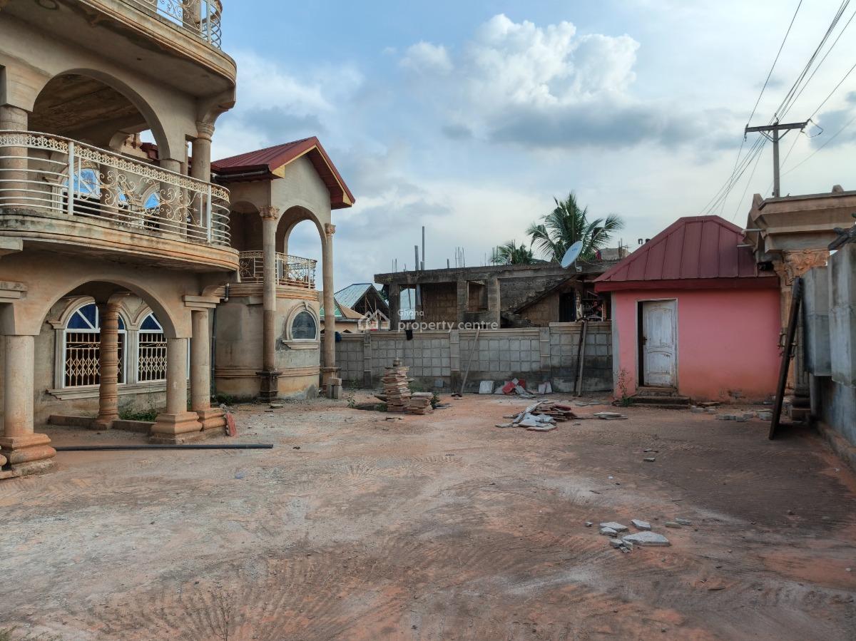 23 Bedrooms, Abira, on Kenyasi Abrem Road., Kumasi Metropolitan, Ashanti, House for Sale