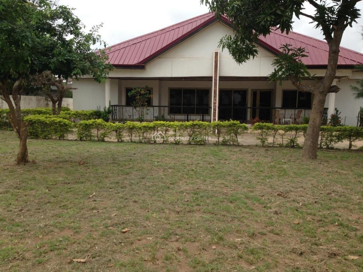 5 Bedrooms on 2 Plot at Cfc Estate, Cfc Estate, Achimota, Accra, Detached Bungalow for Sale