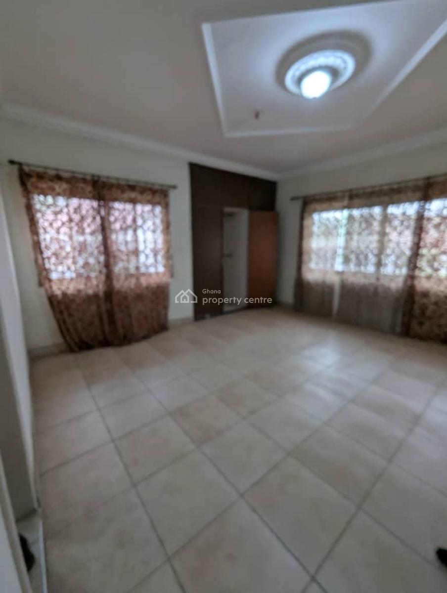 5 Bedrooms on 2 Plot at Cfc Estate, Cfc Estate, Achimota, Accra, Detached Bungalow for Sale