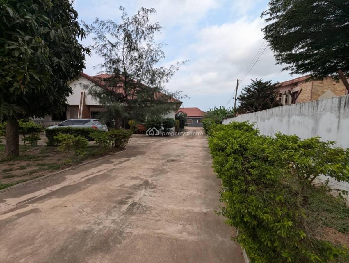 5 Bedrooms on 2 Plot at Cfc Estate, Cfc Estate, Achimota, Accra, Detached Bungalow for Sale