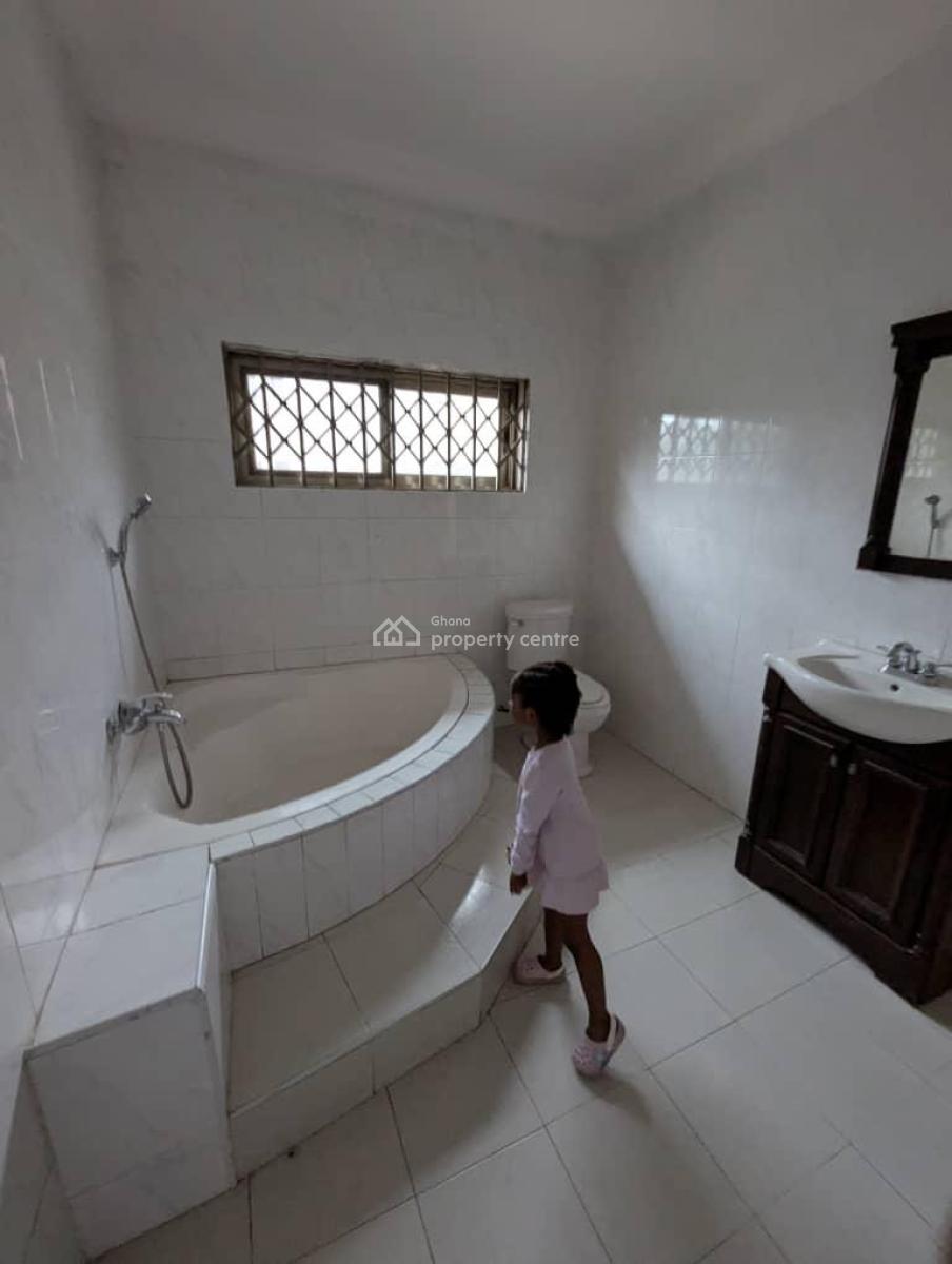 5 Bedrooms on 2 Plot at Cfc Estate, Cfc Estate, Achimota, Accra, Detached Bungalow for Sale