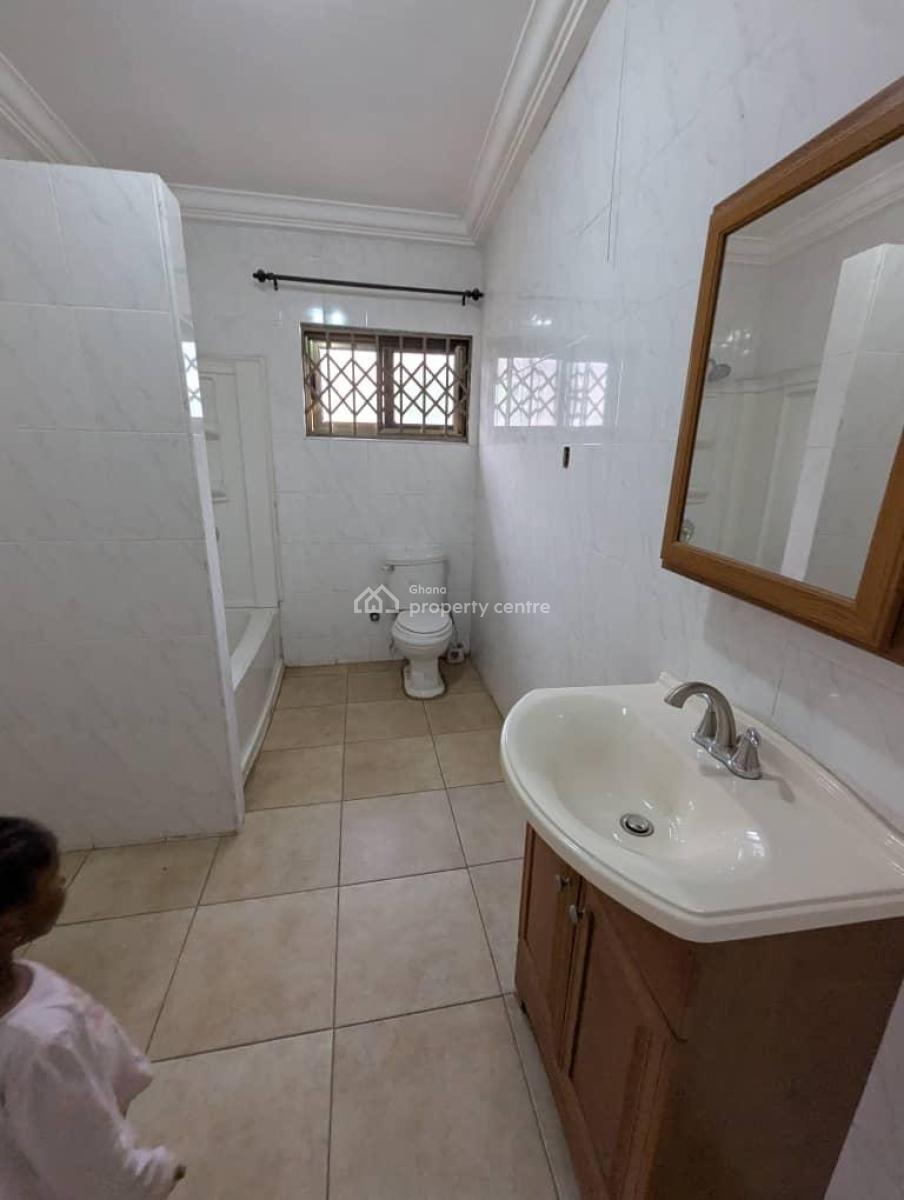 5 Bedrooms on 2 Plot at Cfc Estate, Cfc Estate, Achimota, Accra, Detached Bungalow for Sale