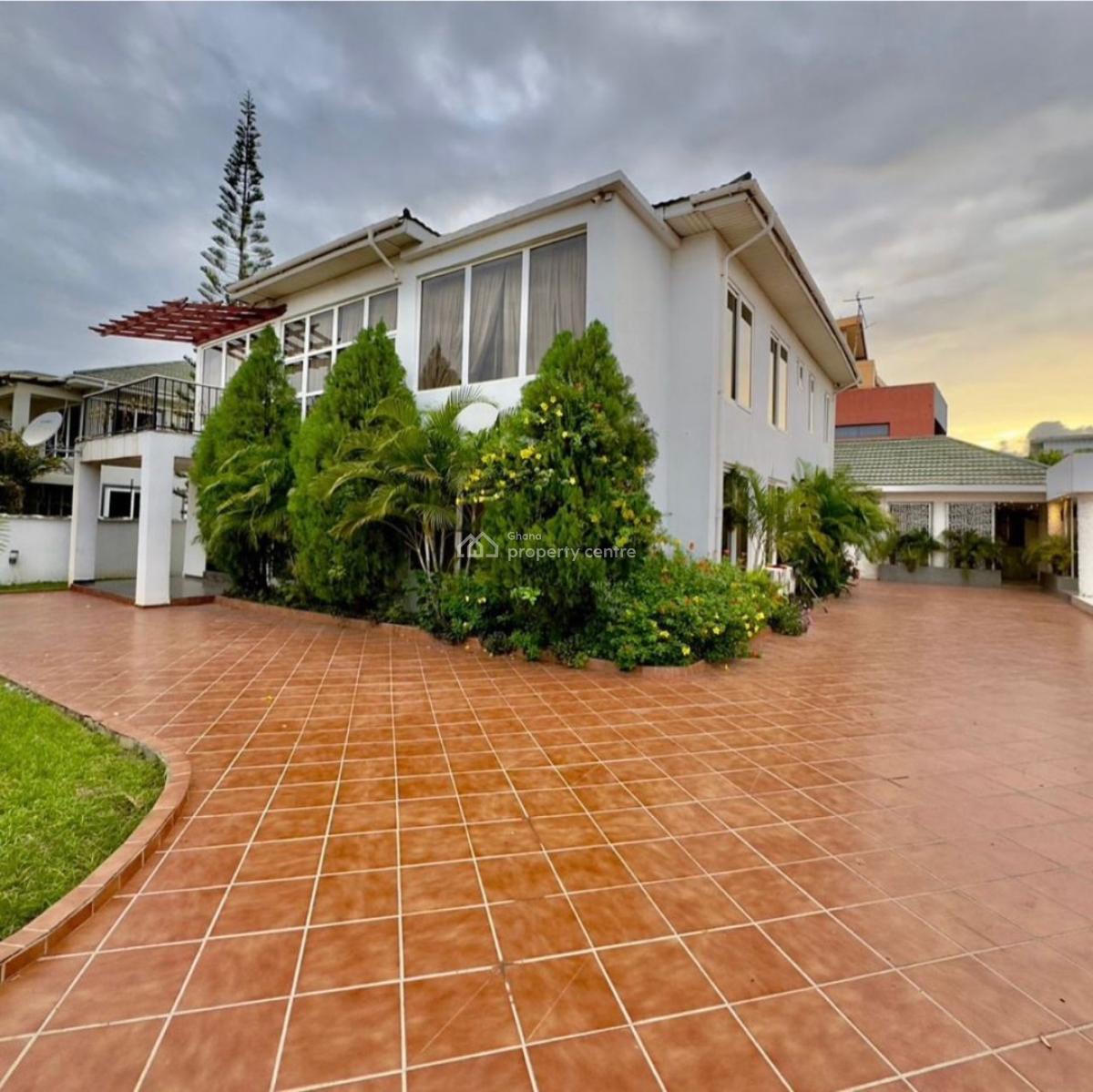 a Luxurious 5 Bedroom in a Beautiful and a Secured Estate, Au Village, Cantonments, Accra, House for Sale