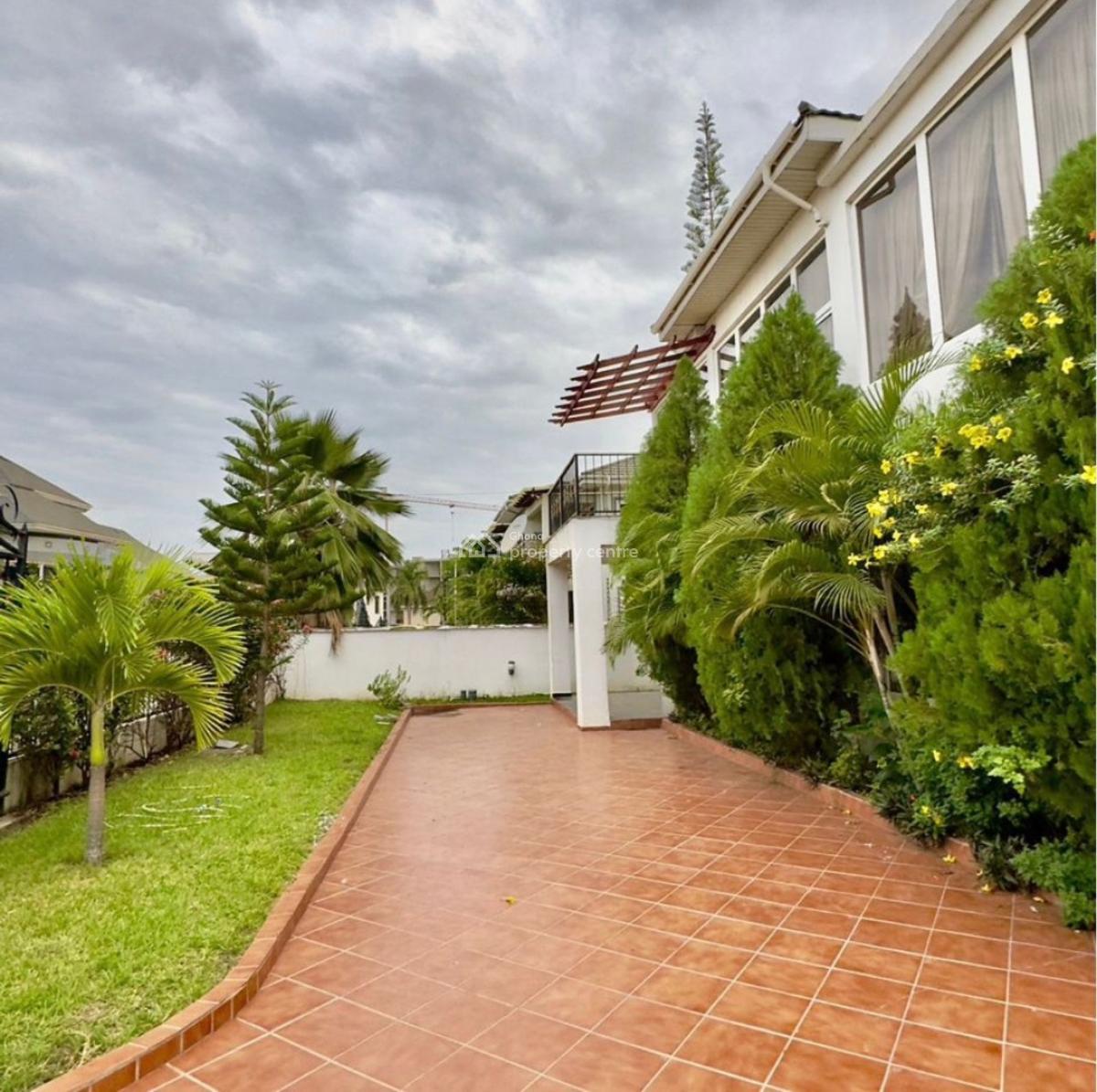 a Luxurious 5 Bedroom in a Beautiful and a Secured Estate, Au Village, Cantonments, Accra, House for Sale