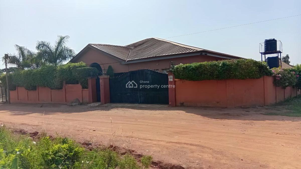 6 Bedroom House with a Garden at Oyibi, Oyibi, Accra Metropolitan, Accra, House for Sale