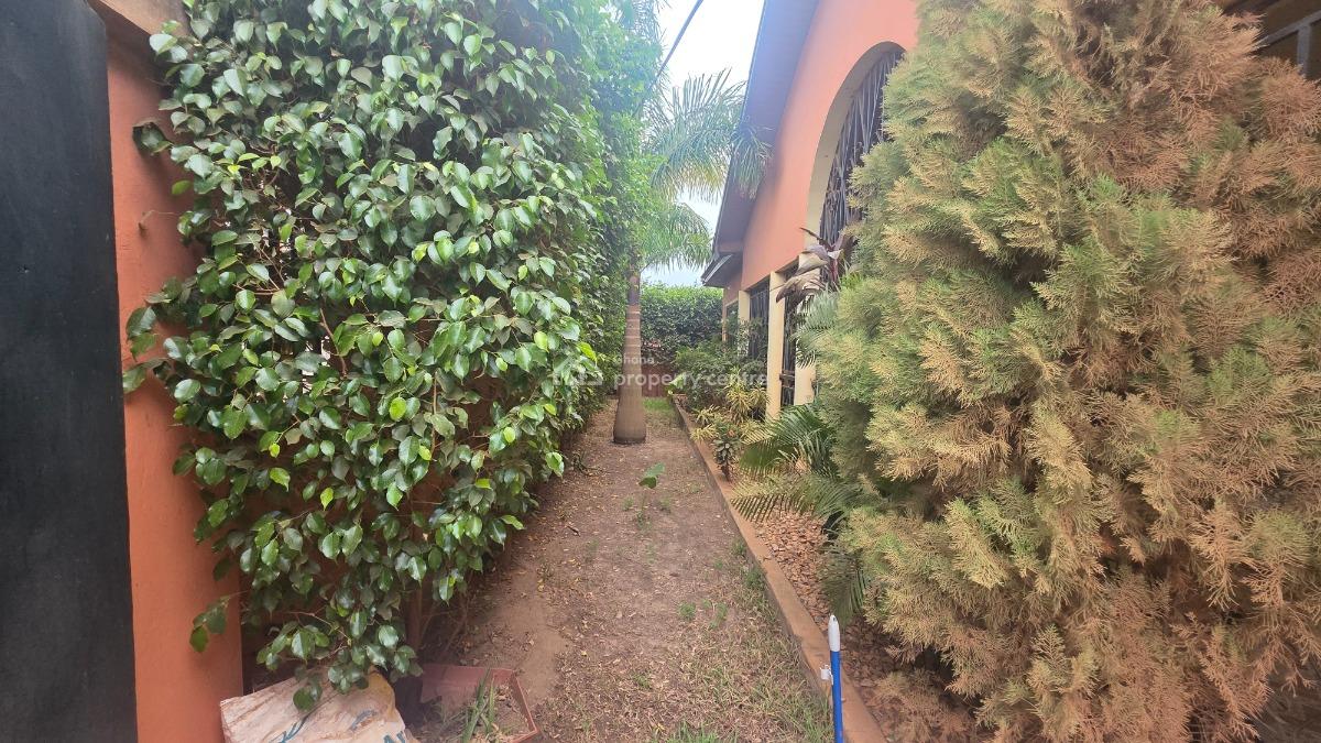 Spacious 6 Bedroom House with a Garden, Oyibi, Accra Metropolitan, Accra, House for Sale