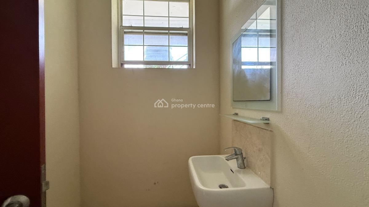 Semi Furnished 3 Bedroom Apartment with Staff Quarters and Pool, Cantonments, Accra, Apartment for Rent