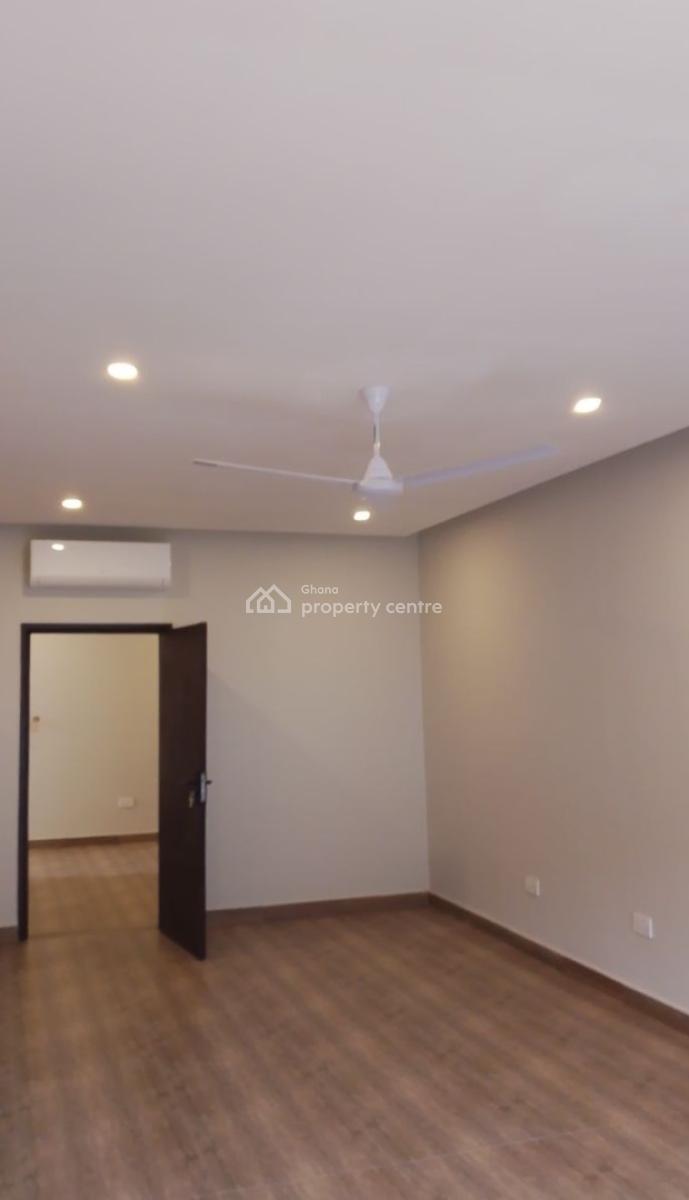 3 Bedrooms, Boys Quarters, Fitted Kitchen, Washing Machine, Fridge, Oven,, Tse Addo Roundabout Enclaves, Tse Addo, Accra, Semi-detached Duplex for Sale