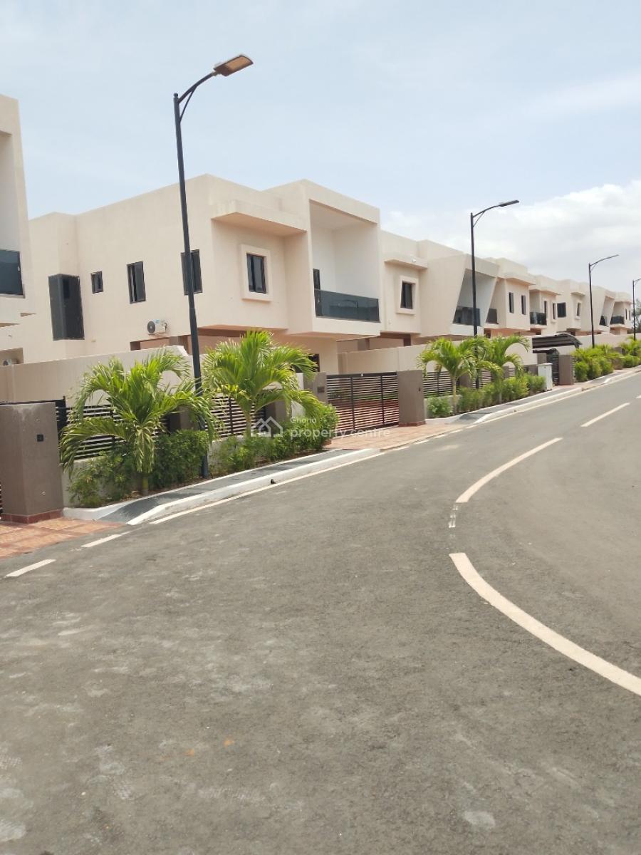 3 Bedroom House, Fitted Kitchen, Washing Machine, Fridge. Gated Comnty, East Airport, Manet Enclaves, East Airport, Airport Residential Area, Accra, Detached Duplex for Sale