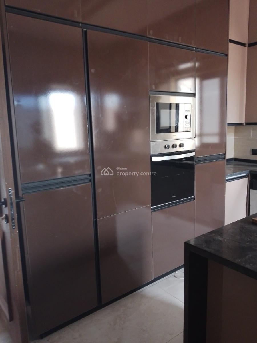 3 Bedroom House, Fitted Kitchen, Washing Machine, Fridge. Gated Comnty, East Airport, Manet Enclaves, East Airport, Airport Residential Area, Accra, Detached Duplex for Sale