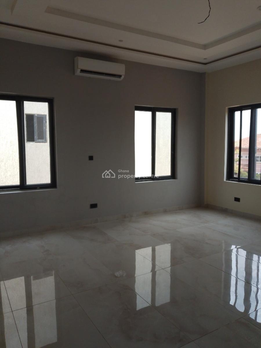 3 Bedroom House, Fitted Kitchen, Washing Machine, Fridge. Gated Comnty, East Airport, Manet Enclaves, East Airport, Airport Residential Area, Accra, Detached Duplex for Sale