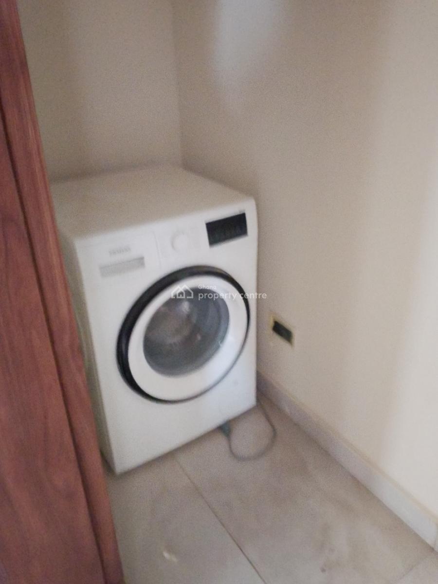 3 Bedroom House, Fitted Kitchen, Washing Machine, Fridge. Gated Comnty, East Airport, Manet Enclaves, East Airport, Airport Residential Area, Accra, Detached Duplex for Sale