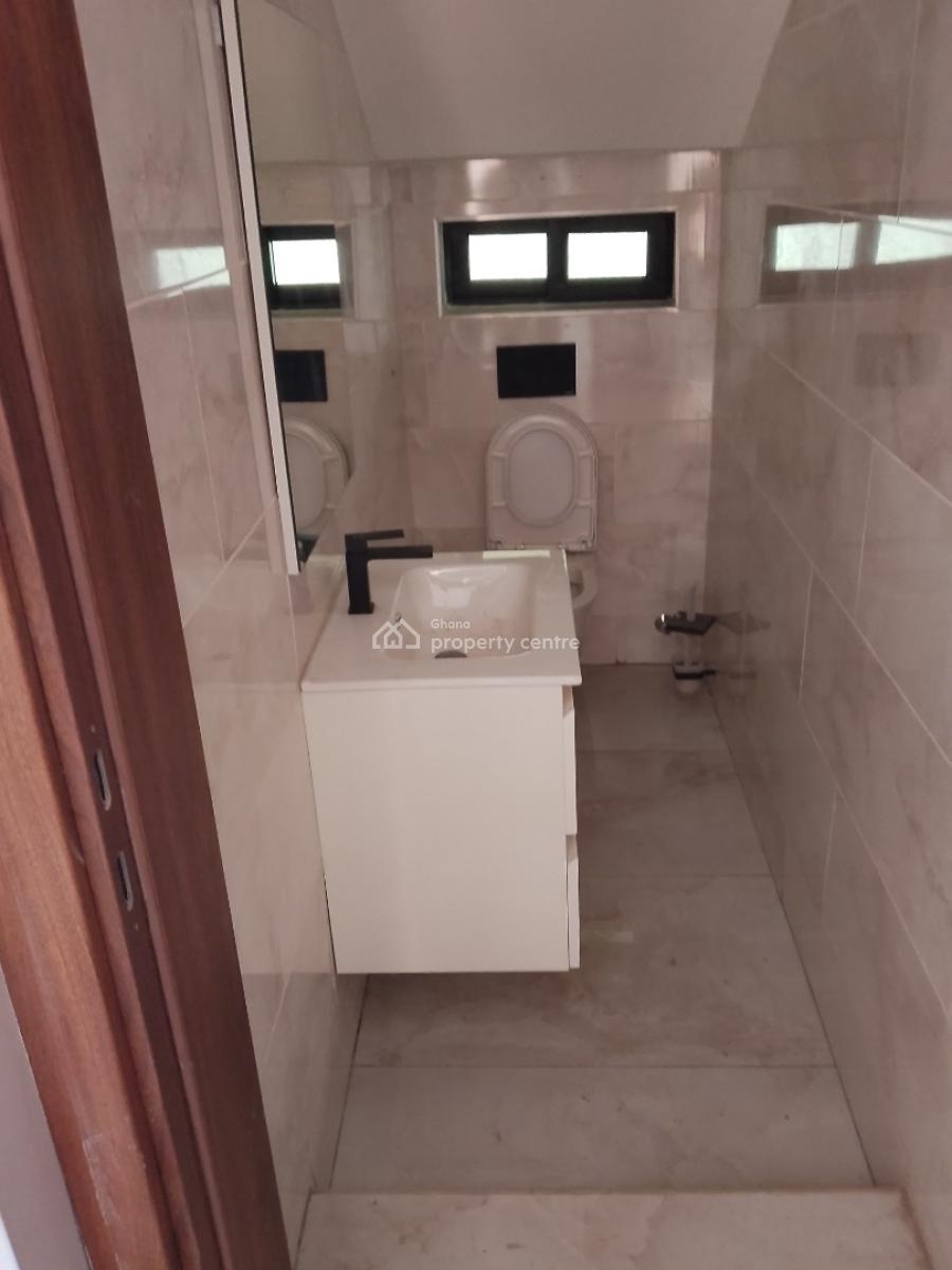 3 Bedroom House, Fitted Kitchen, Washing Machine, Fridge. Gated Comnty, East Airport, Manet Enclaves, East Airport, Airport Residential Area, Accra, Detached Duplex for Sale