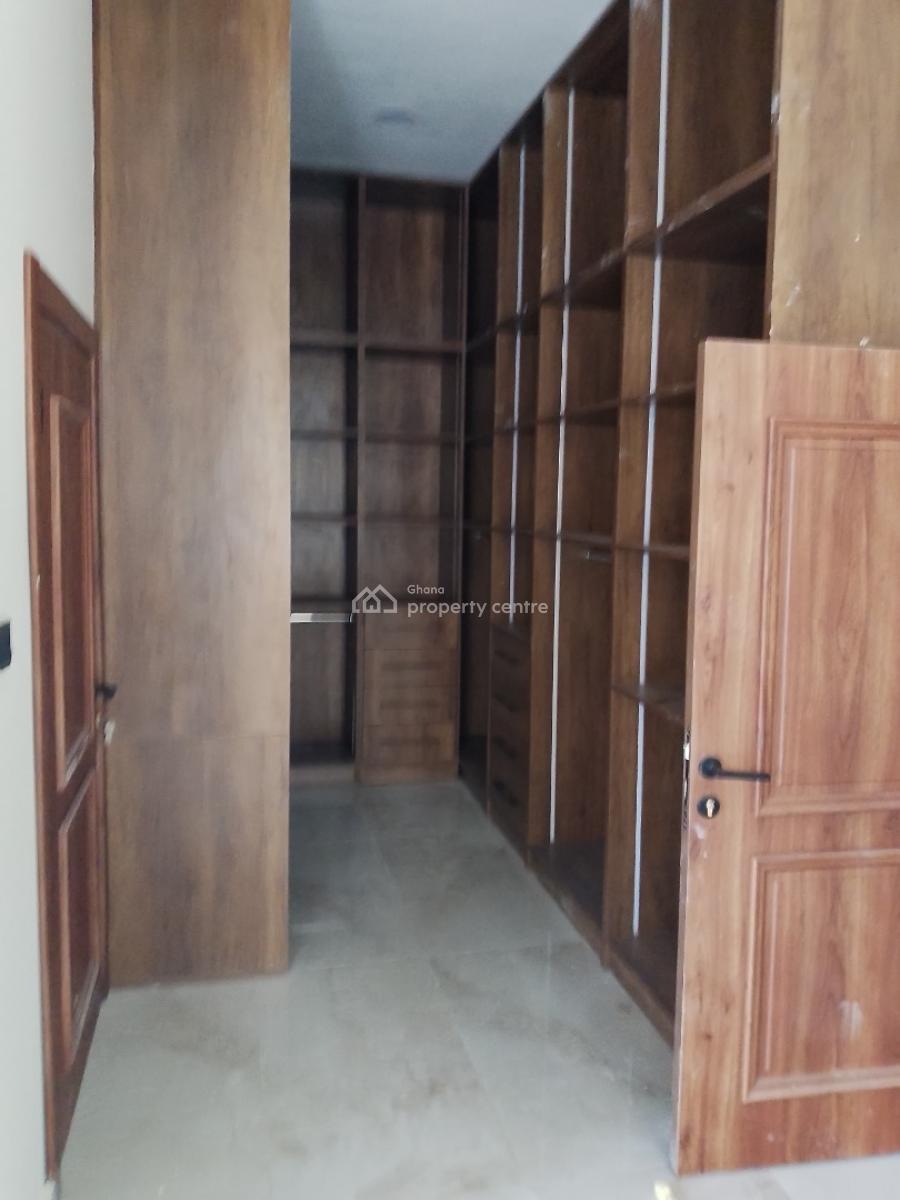 3 Bedroom House, Fitted Kitchen, Washing Machine, Fridge. Gated Comnty, East Airport, Manet Enclaves, East Airport, Airport Residential Area, Accra, Detached Duplex for Sale