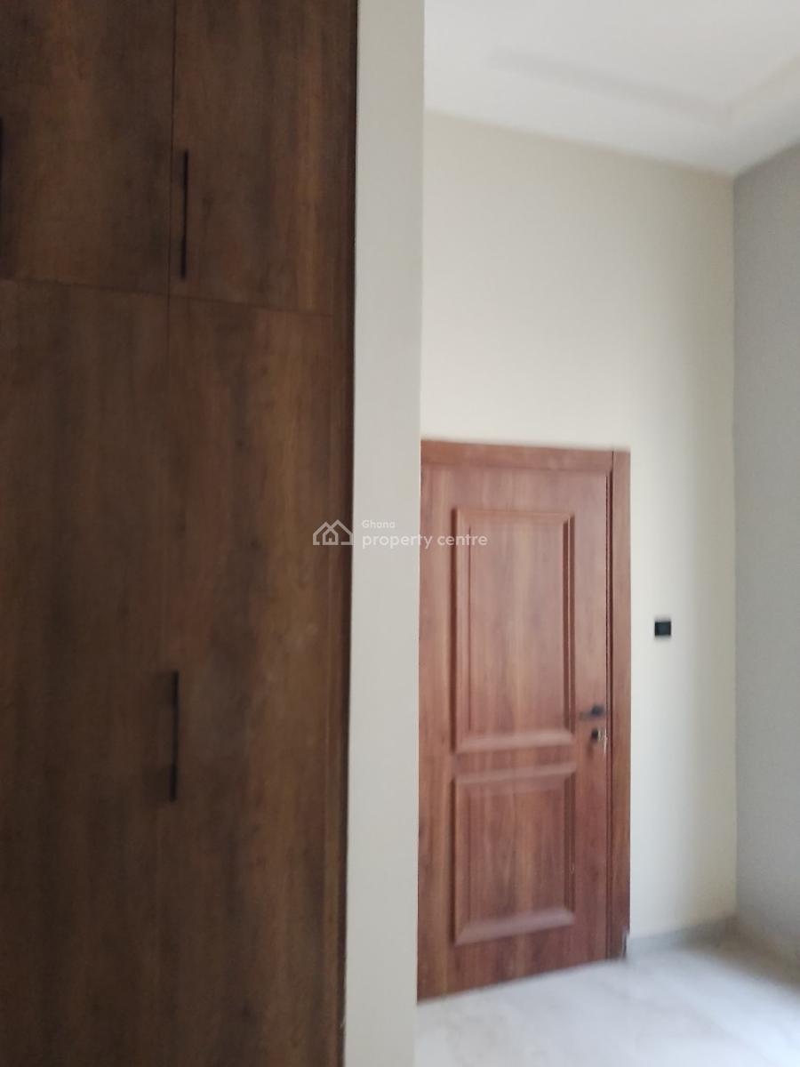 3 Bedroom House, Fitted Kitchen, Washing Machine, Fridge. Gated Comnty, East Airport, Manet Enclaves, East Airport, Airport Residential Area, Accra, Detached Duplex for Sale