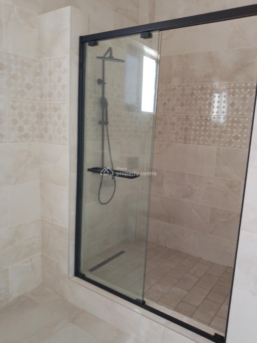 3 Bedroom House, Fitted Kitchen, Washing Machine, Fridge. Gated Comnty, East Airport, Manet Enclaves, East Airport, Airport Residential Area, Accra, Detached Duplex for Sale