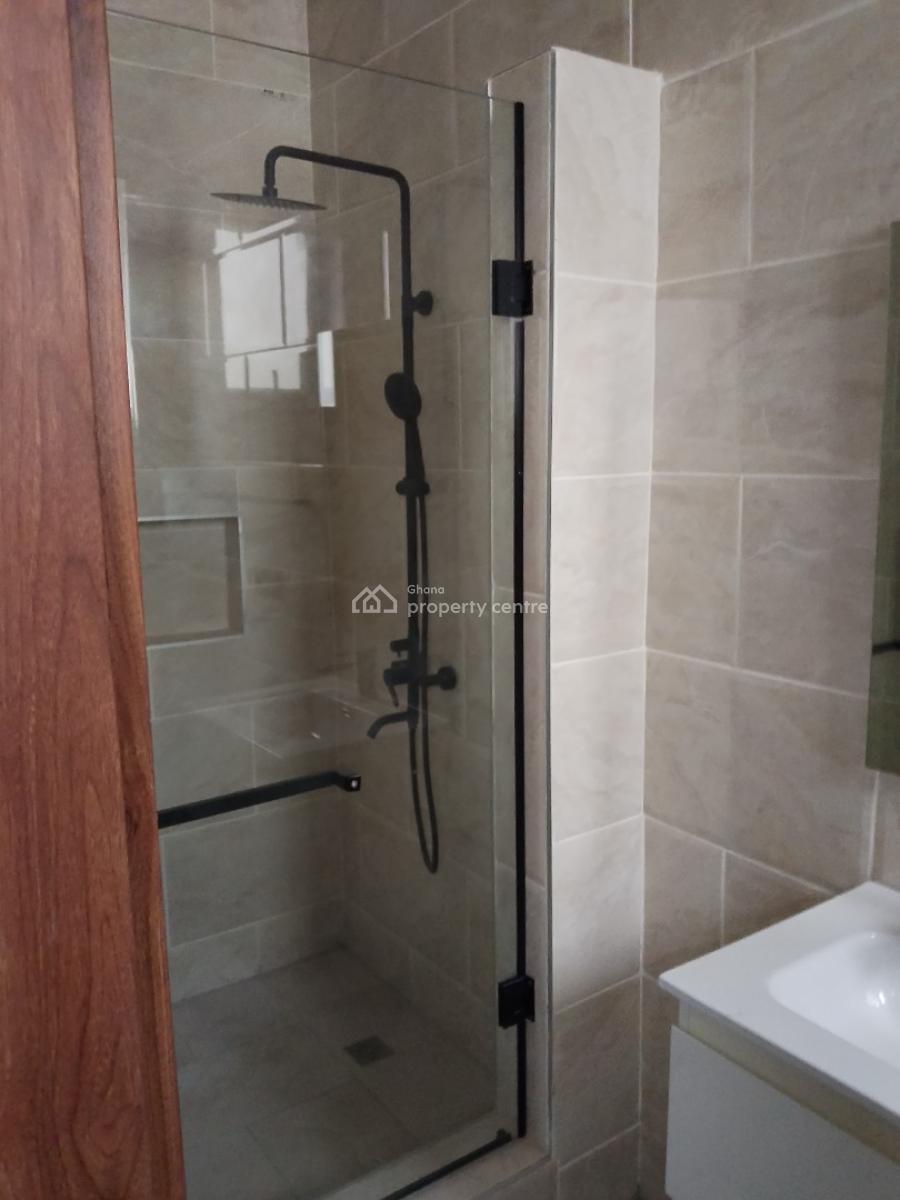 3 Bedroom House, Fitted Kitchen, Washing Machine, Fridge. Gated Comnty, East Airport, Manet Enclaves, East Airport, Airport Residential Area, Accra, Detached Duplex for Sale