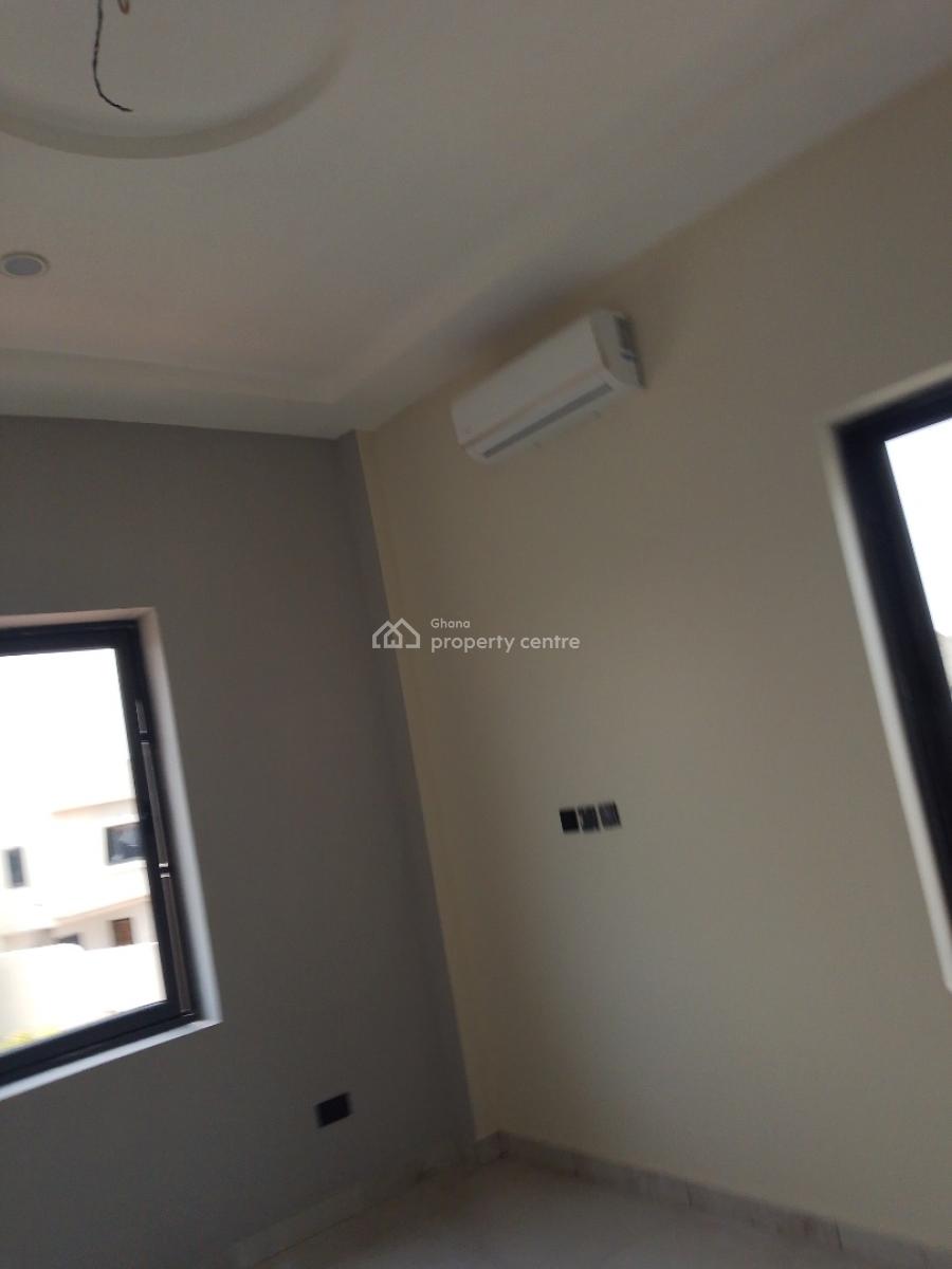 3 Bedroom House, Fitted Kitchen, Washing Machine, Fridge. Gated Comnty, East Airport, Manet Enclaves, East Airport, Airport Residential Area, Accra, Detached Duplex for Sale