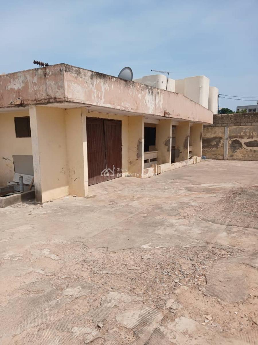 Old House on One & Half Plots, Railway Quarters, Dansoman, Accra, Detached Bungalow for Sale
