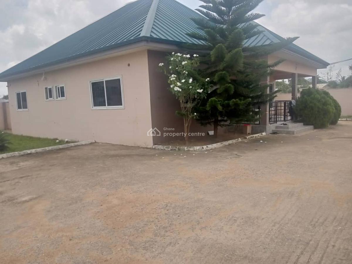 New 3 Master Bedrooms House, Obeyeyie Melvom, Amasaman, Ga West Municipal, Accra, Detached Bungalow for Sale