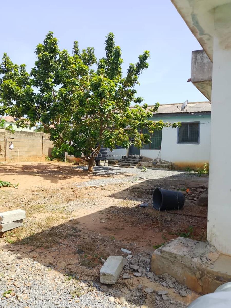 4 Bedrooms + 2 Single Room Outhouse, Pentecost Ablekuma, Ga Central Municipal, Accra, Detached Duplex for Sale