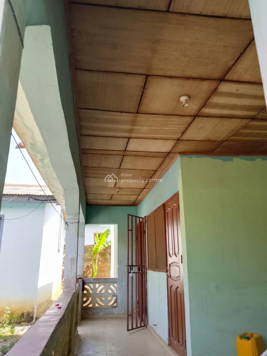 4 Bedrooms + 2 Single Room Outhouse, Pentecost Ablekuma, Ga Central Municipal, Accra, Detached Duplex for Sale