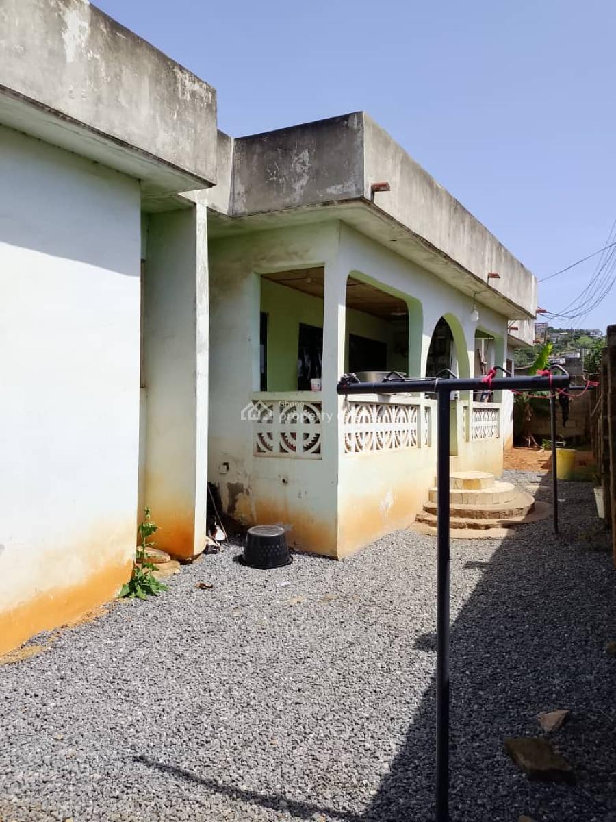 4 Bedrooms + 2 Single Room Outhouse, Pentecost Ablekuma, Ga Central Municipal, Accra, Detached Duplex for Sale