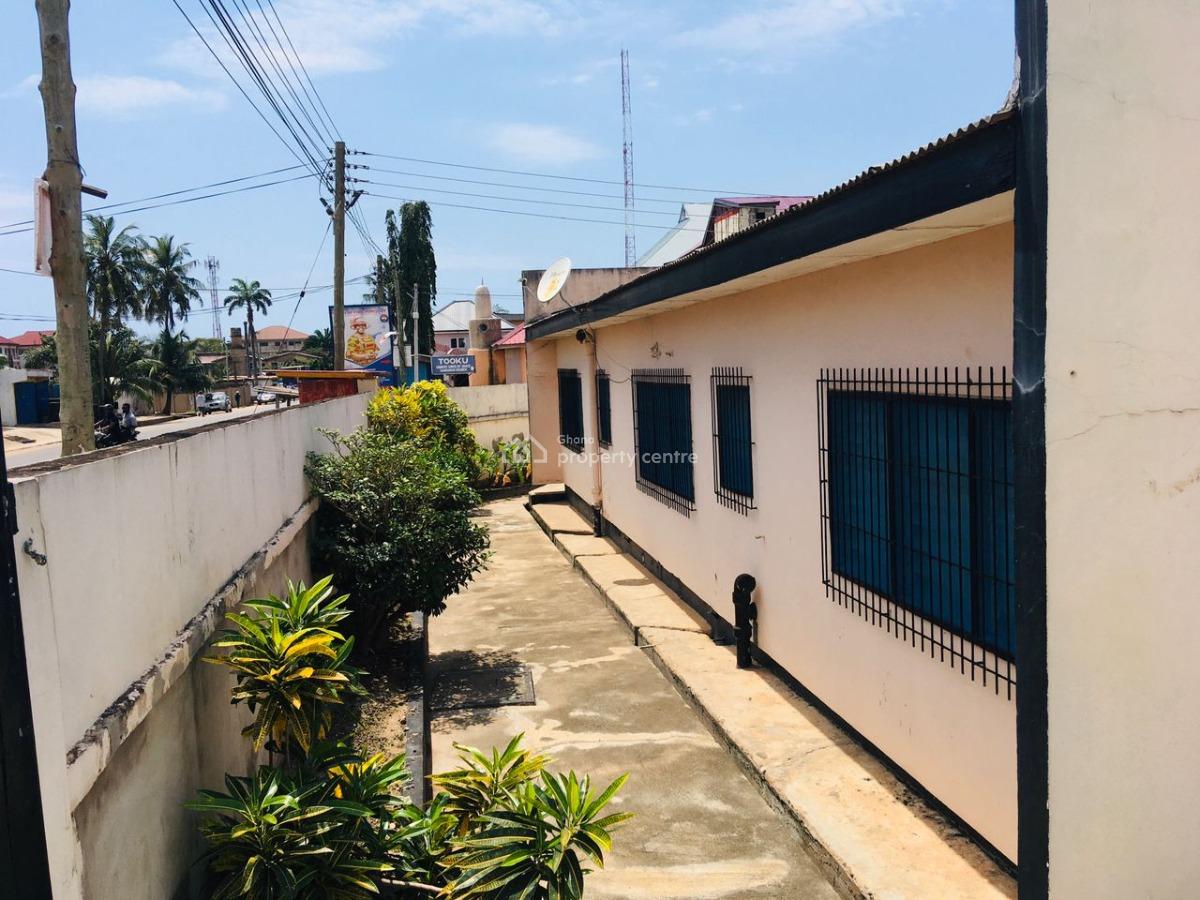 4 Bedrooms + 2 Single Room Outhouse, Official Town / Darkuman, Odorkor, Accra, Detached Duplex for Sale