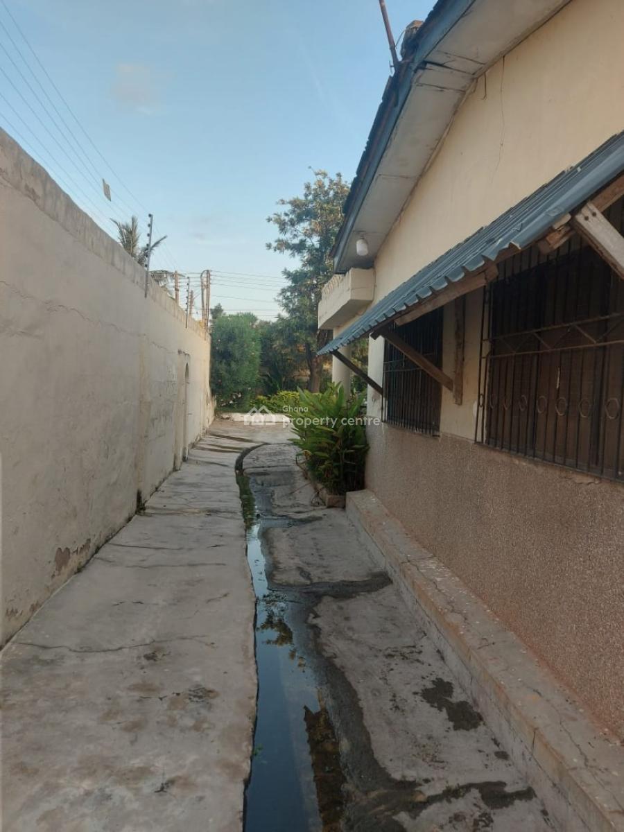 4 Bedrooms + Outhouse on Tarred Road, Official Town, Odorkor, Accra, Detached Duplex for Sale