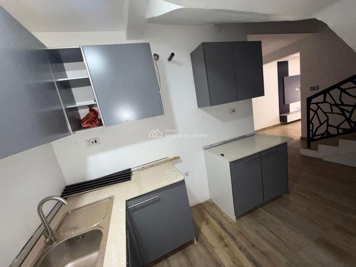 3 Bedrooms, Ashongman Estate, Ga East Municipal, Accra, Semi-detached Duplex for Sale